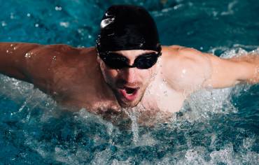 Benefit of wearing swimming goggles